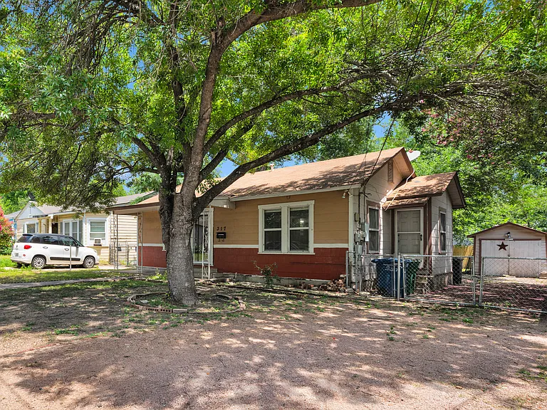 317 Frost St — Photo 17