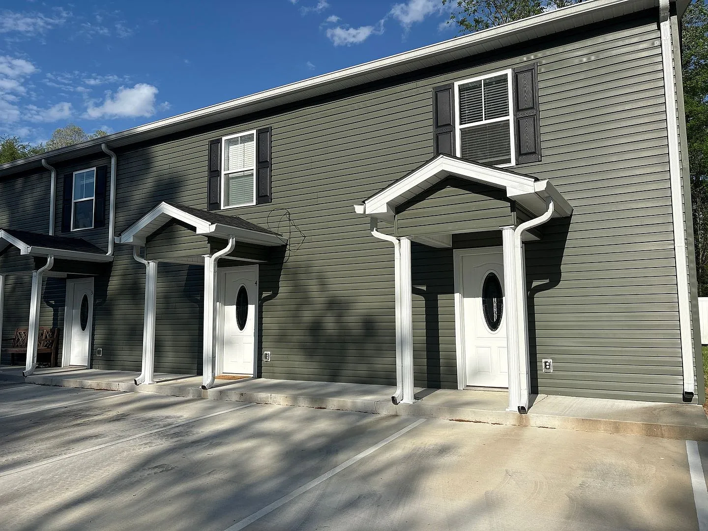 1/2 OFF 1st MONTH!!...Modern Townhome Available Now in Tullahoma — Photo 3