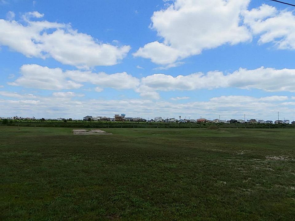 1st image of 4015 1st St