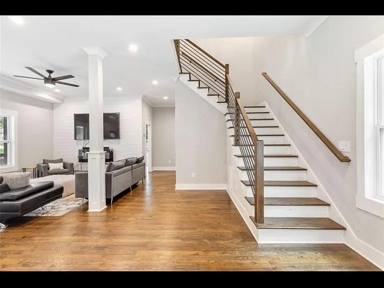 2039 Glendale Dr — Photo 18