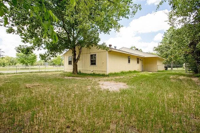 1117 S Dexter Drive — Photo 3