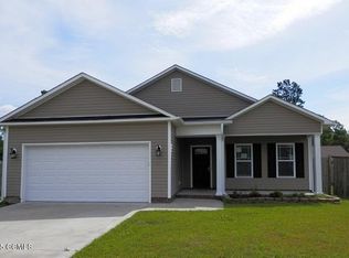 109 Borough Nest Dr, Swansboro, NC 28584