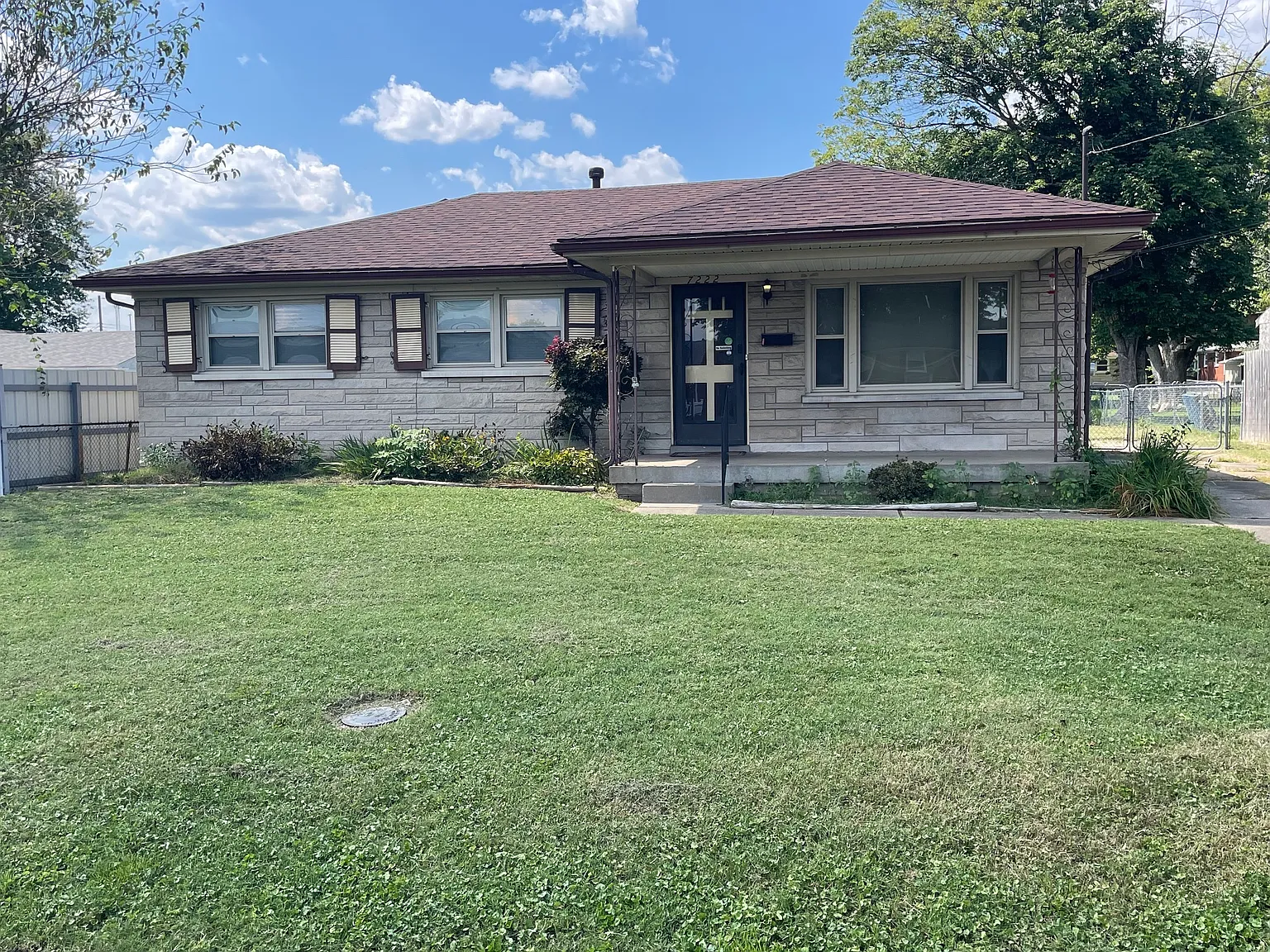 3 bed, 1025 sqft, $1,450 — Photo 1