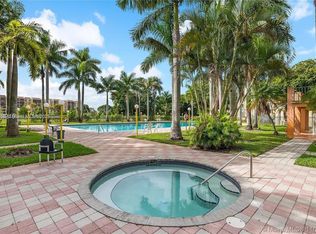 9350 Fontainebleau Blvd APT 414, Miami, FL 33172