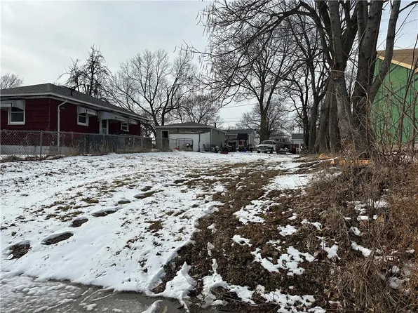 1176 13th St, Des Moines, IA 50314