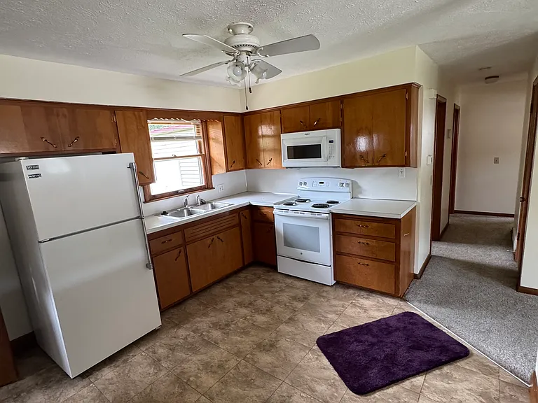 307 Steven Cir — Photo 2