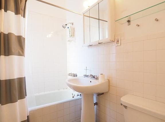 5th image of 5137 N Damen Ave #1