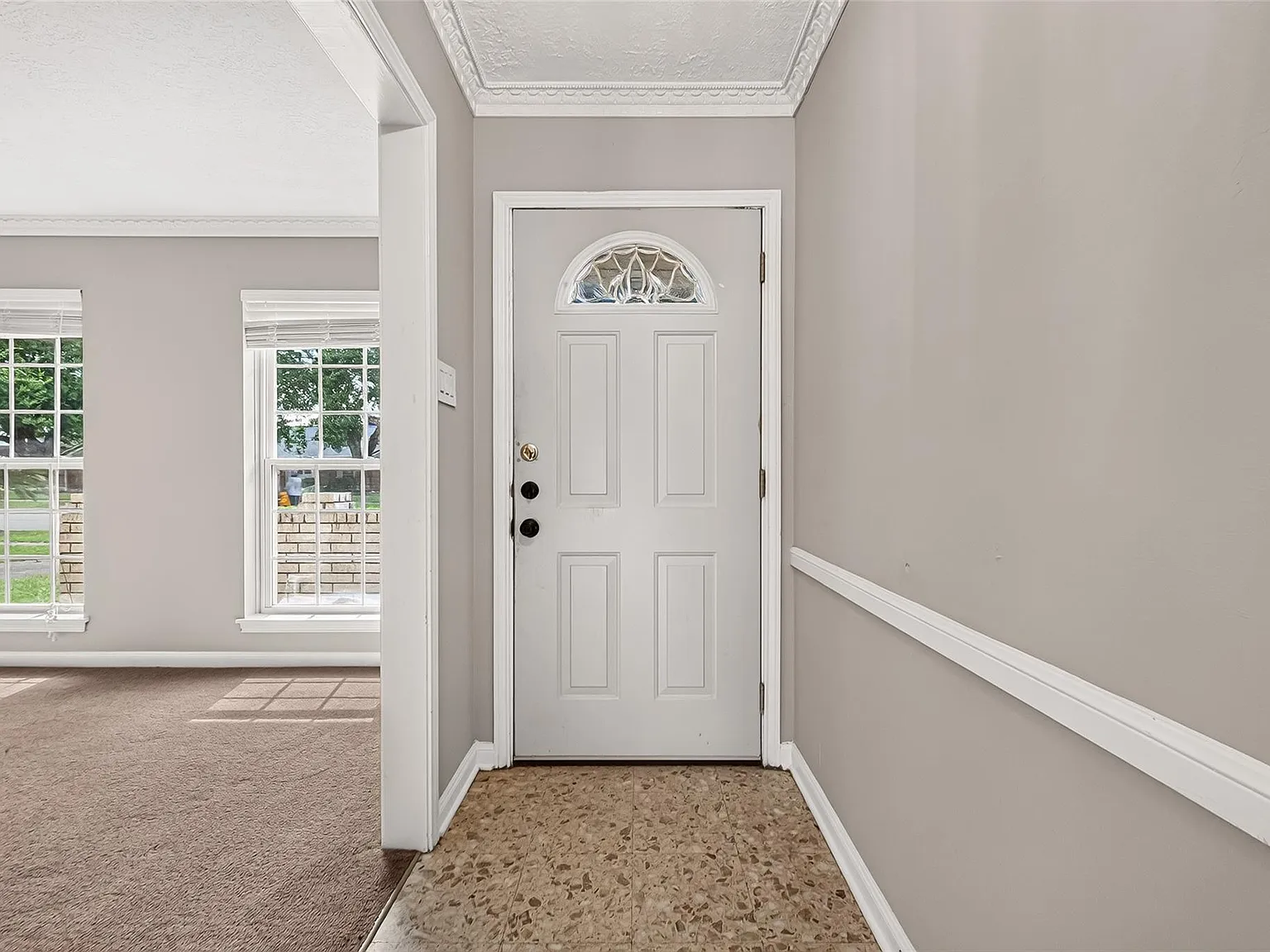 4 bed, 2.5 bath, 2180 sqft, $2,050 — Photo 3