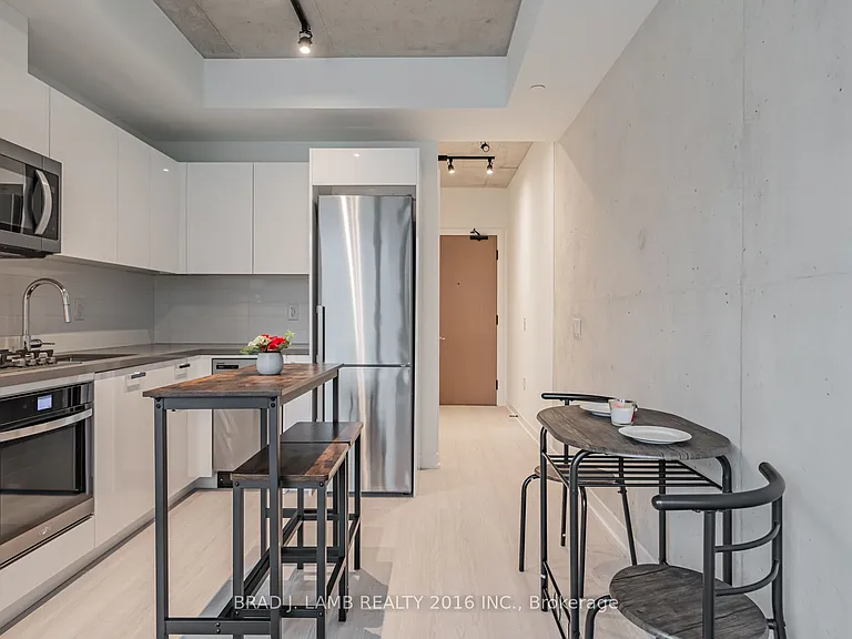 195 McCaul St #1005 — Photo 10