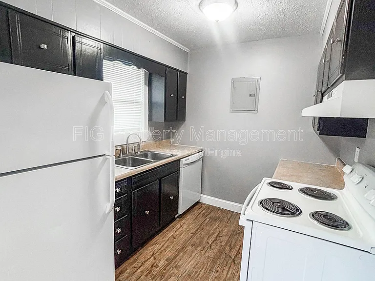 1433 Stratford Rd #6 — Photo 1