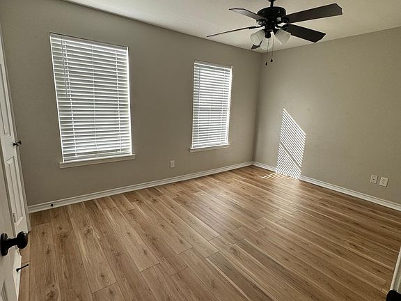 4th image of 402 Harbin Ave #B