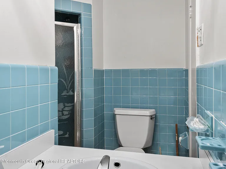 988 Woodgate Ave — Photo 14