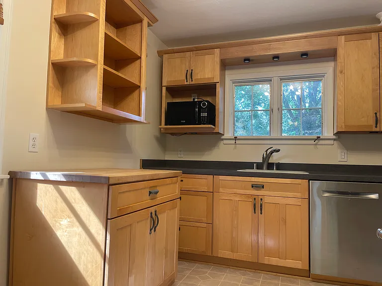 608 Chapman St — Photo 7