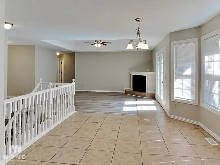 111 N Peach Brk — Photo 9