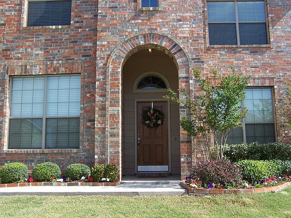 Brick Design Entryway