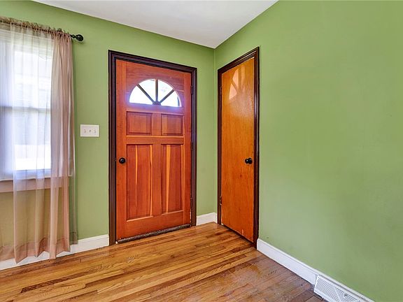 2nd image of 1004 Glenwood Ave
