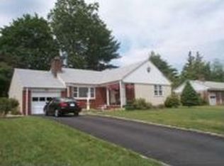 4 Sycamore Ln, Port Chester, NY 10573