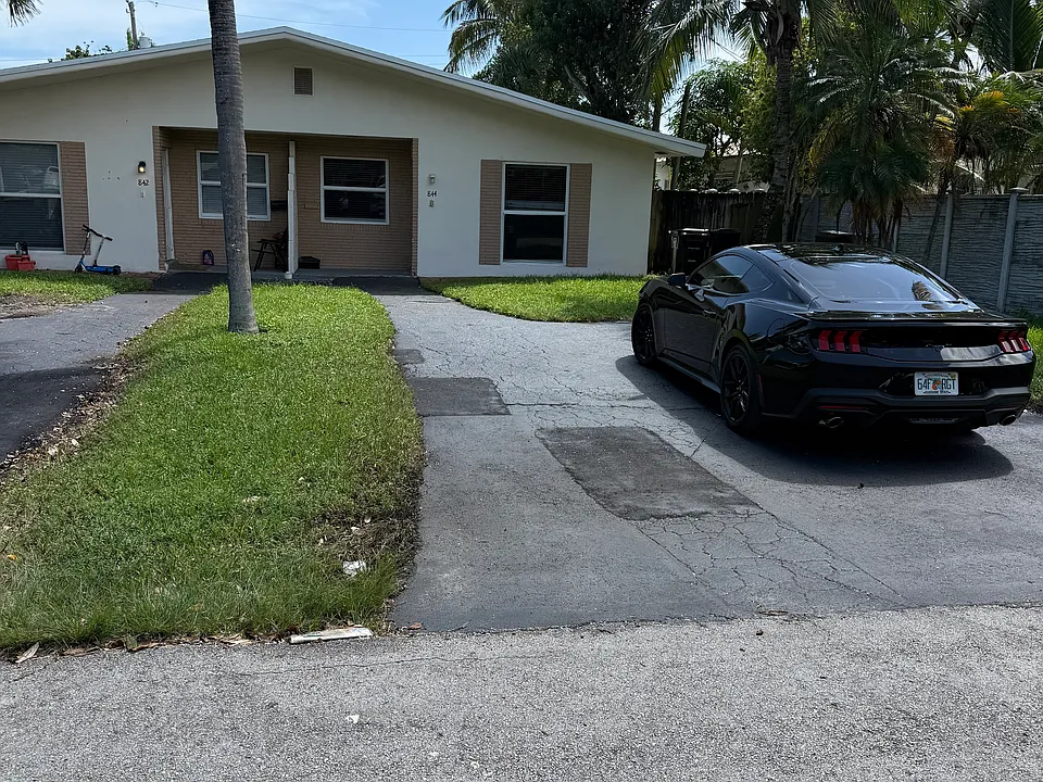 842-844 SW 13th St
