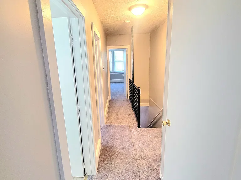 602 Powell St — Photo 12