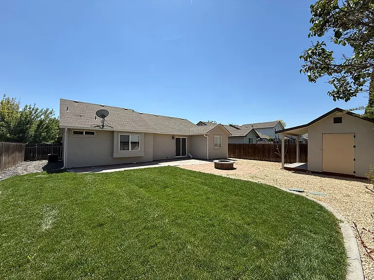 10812 Saffron Dr — Photo 15