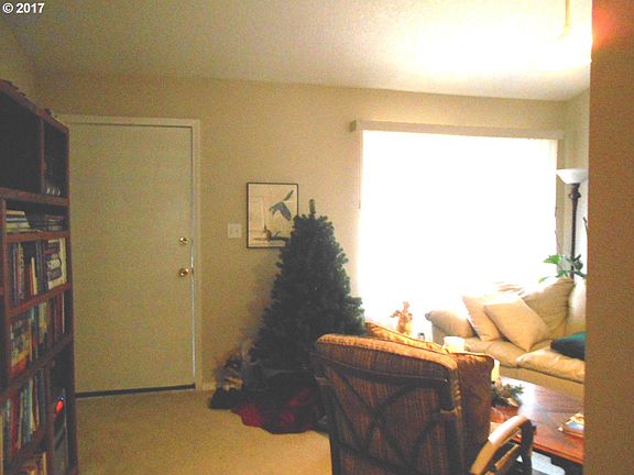 5th image of 4508 NE 58th St