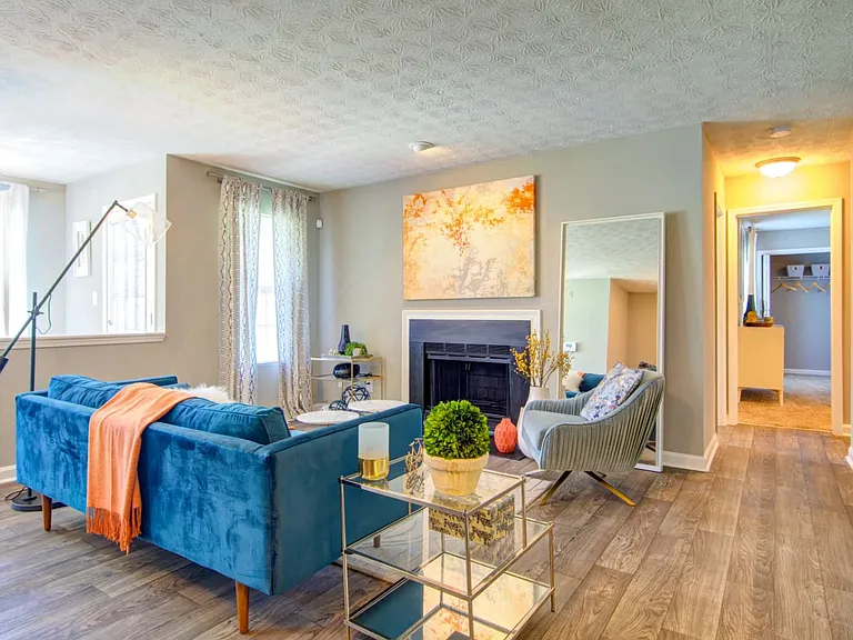 Sutter Lake Apartments — Photo 11