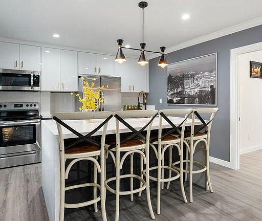5th image of 3206 W 27th St #3206