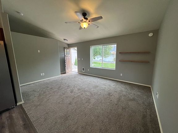 4th image of 3155 Monterey Dr