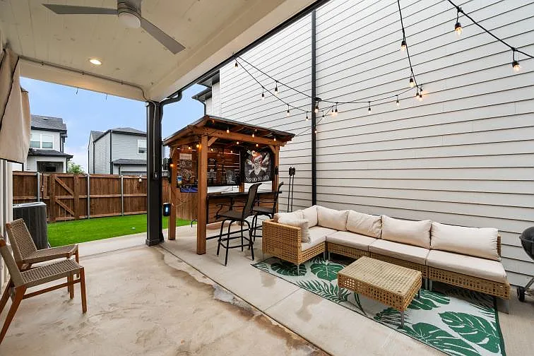 2240 Dalford St — Photo 15