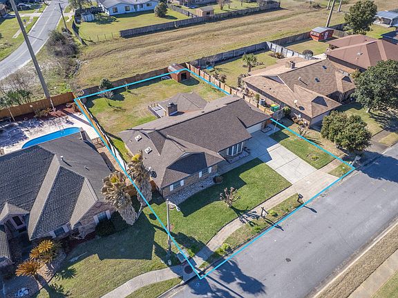 2nd image of 6 Tanglewood Cir