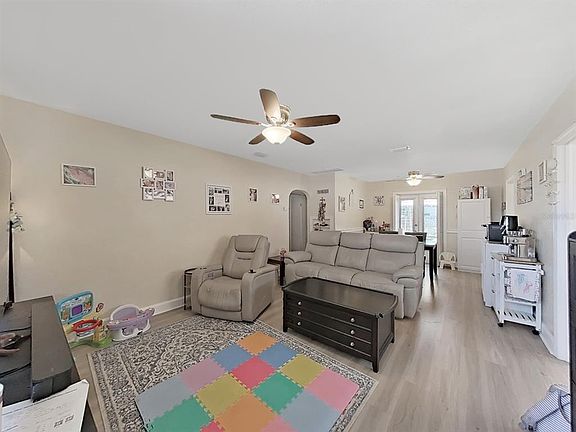 4th image of 2730 EDWARDS AVENUE S