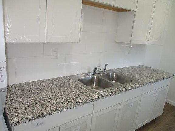 4th image of 22147 Sherman Way