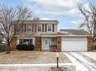 2430 Navajo Dr, Bettendorf, IA
