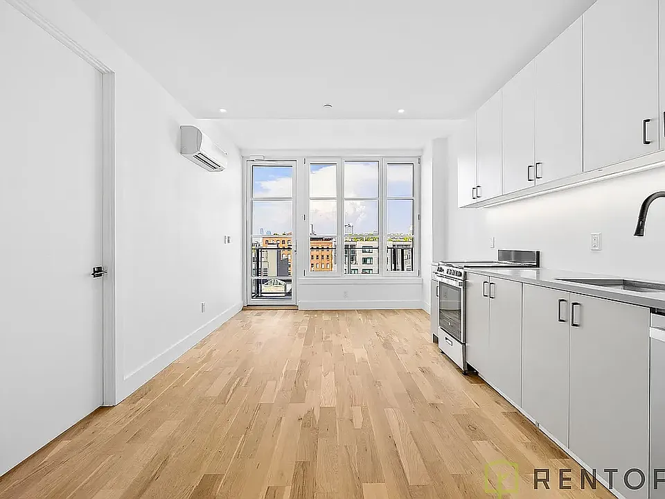 88 N 1st St #3E