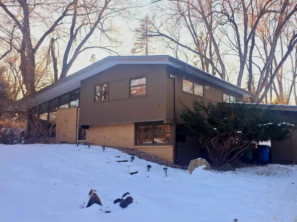 15840 Woodgate Rd N, Minnetonka, MN 55345