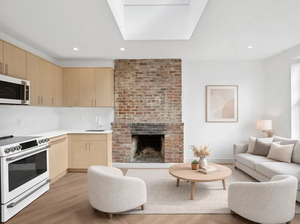 150 Clinton Street image 1 of 6