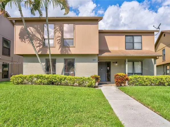 414 Sandtree Dr, Palm Beach Gardens, FL 33403