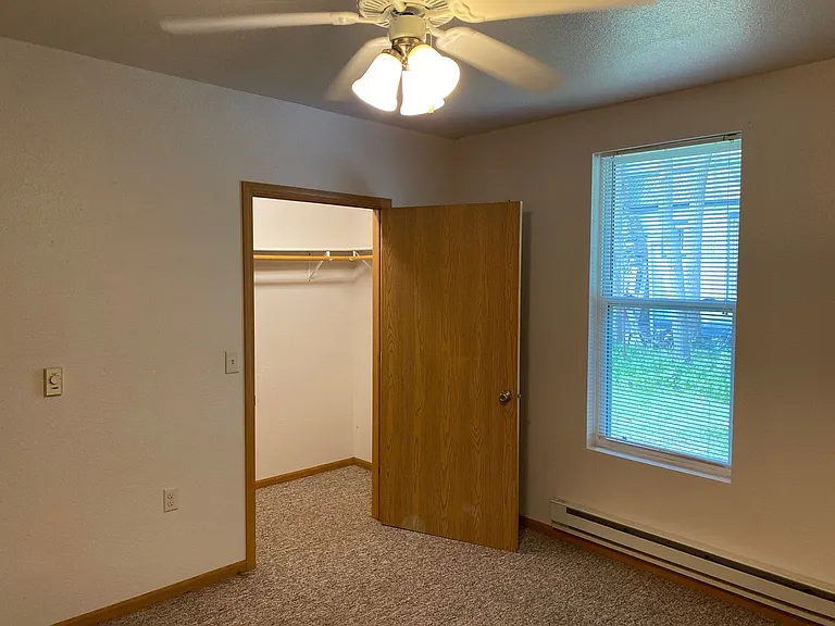 127 E Rives St — Photo 7