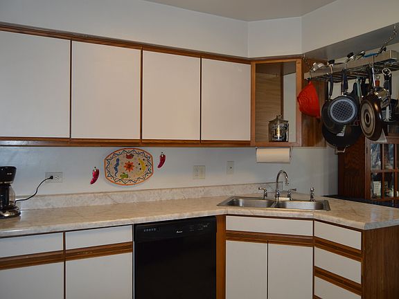 5th image of 620 Hillview Ct