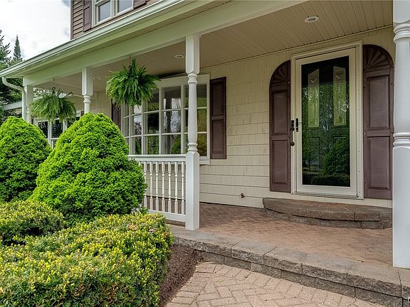 3rd image of 119 Floradale Rd