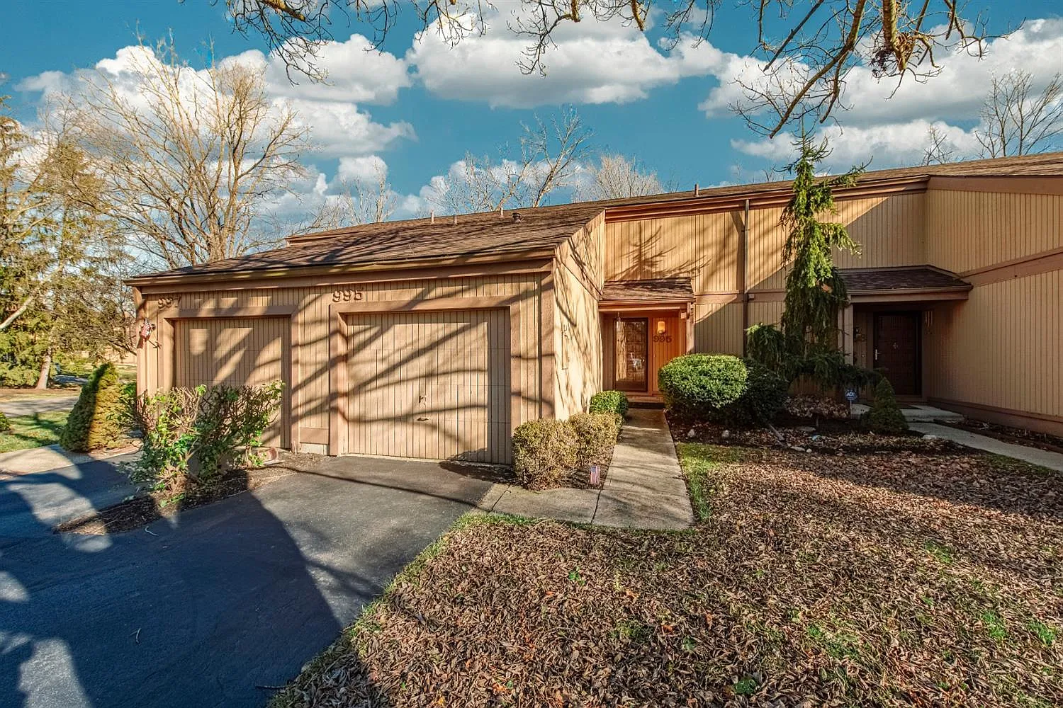 995 Walnut Ct photo 1