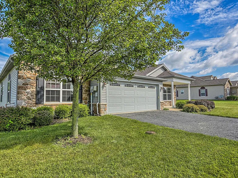 312 Sleepy Hollow Dr — Photo 6