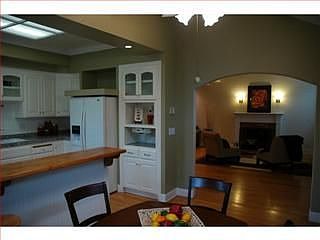 5th image of 2239 Elliott St