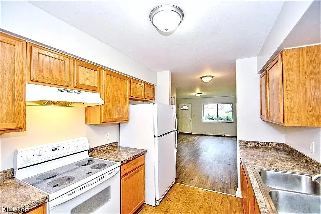 3340 Carper Ave — Photo 3