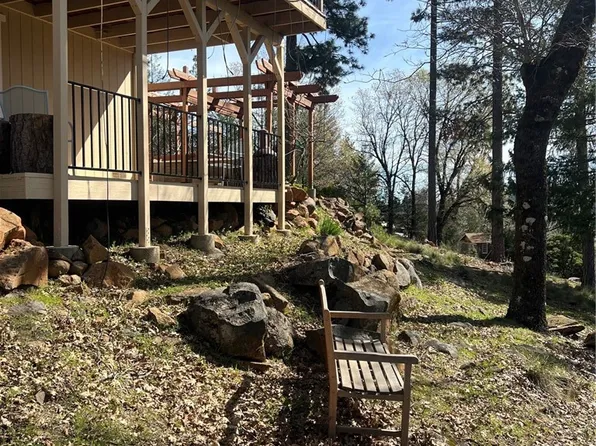 9591 Lassen Dr, Cobb, CA 95426