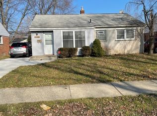 22741 Carolina St, Saint Clair Shores, MI 48080