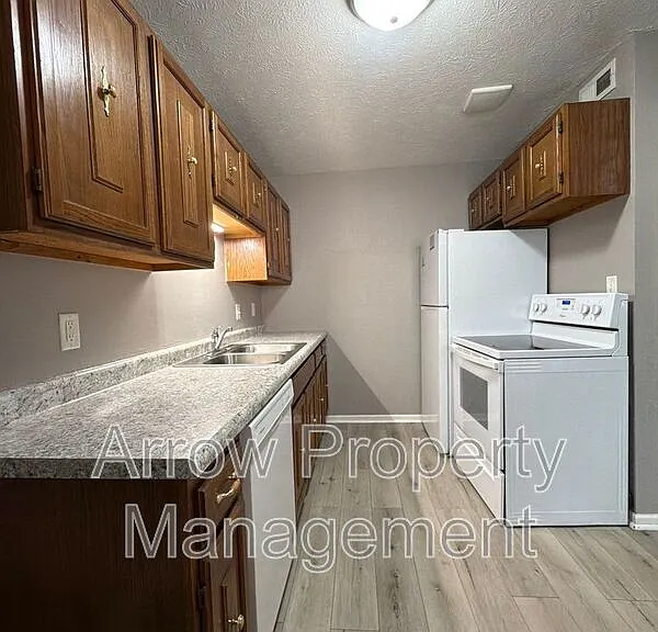 922 A St #4 — Photo 5