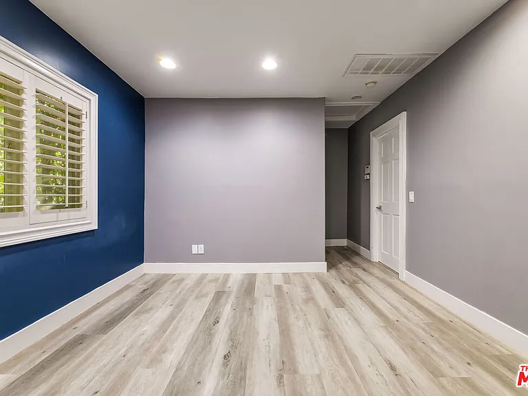 1112 S Highland Ave — Photo 21