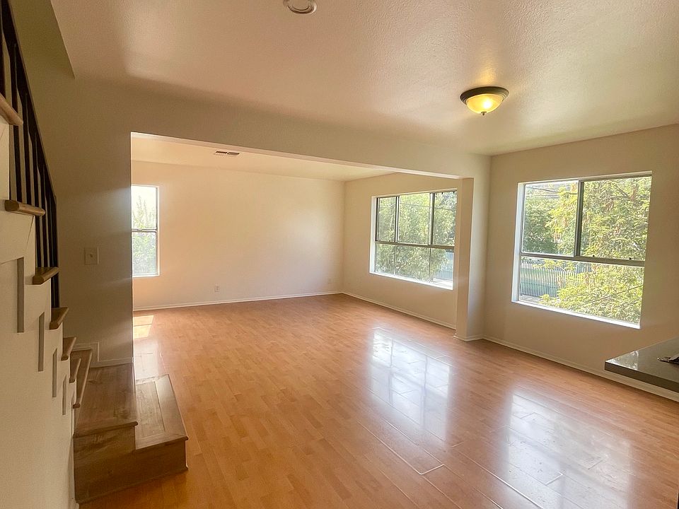 1st image of 613 E Palmer Ave APT 1