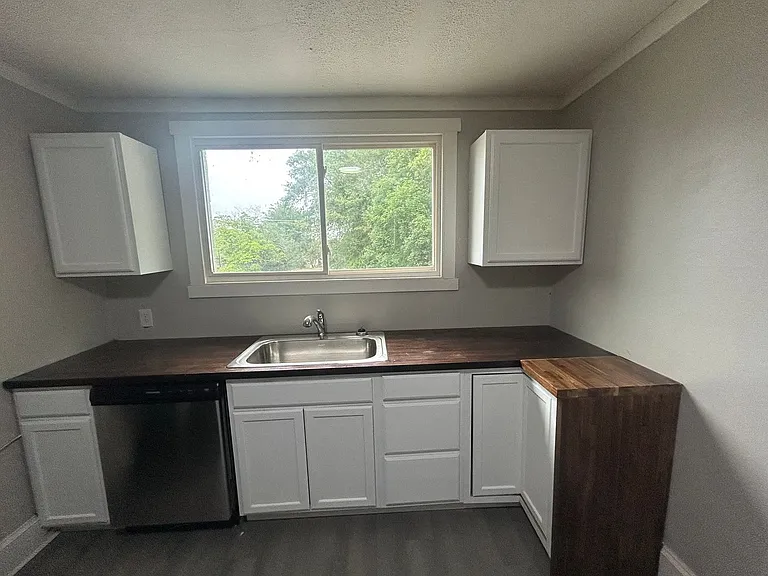 103 Apartment St — Photo 13